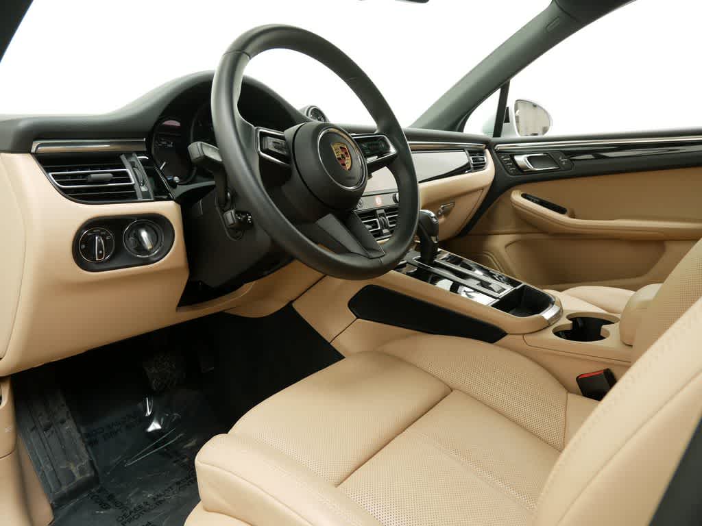 Thumbnail: 2025 Porsche Macan - 4