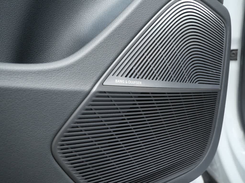 Thumbnail: 2021 Audi RS Q8 - 16