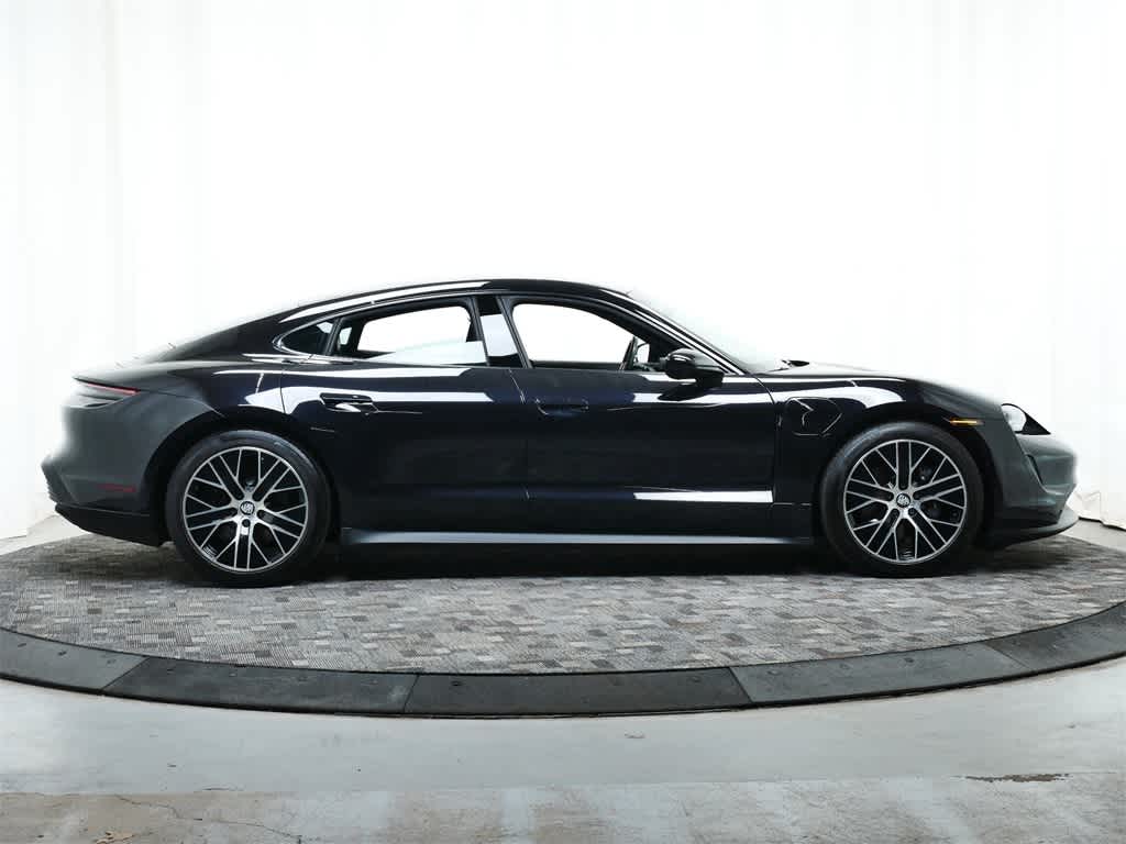Thumbnail: 2022 Porsche Taycan - 8
