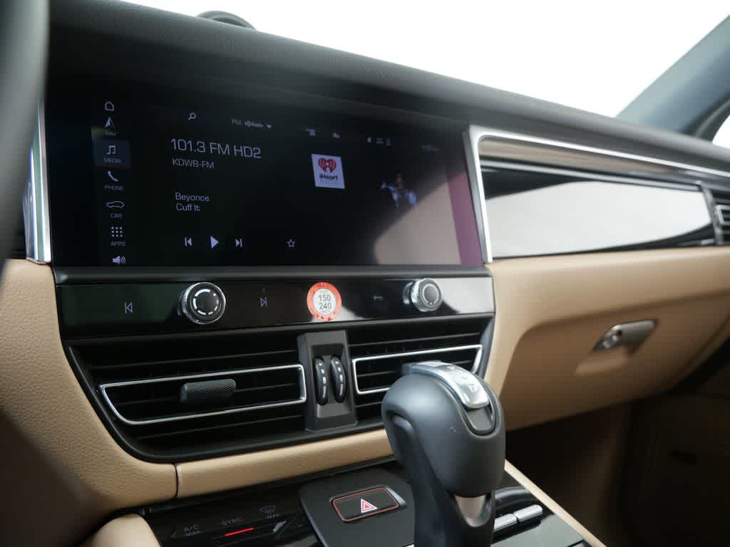 Thumbnail: 2025 Porsche Macan - 21