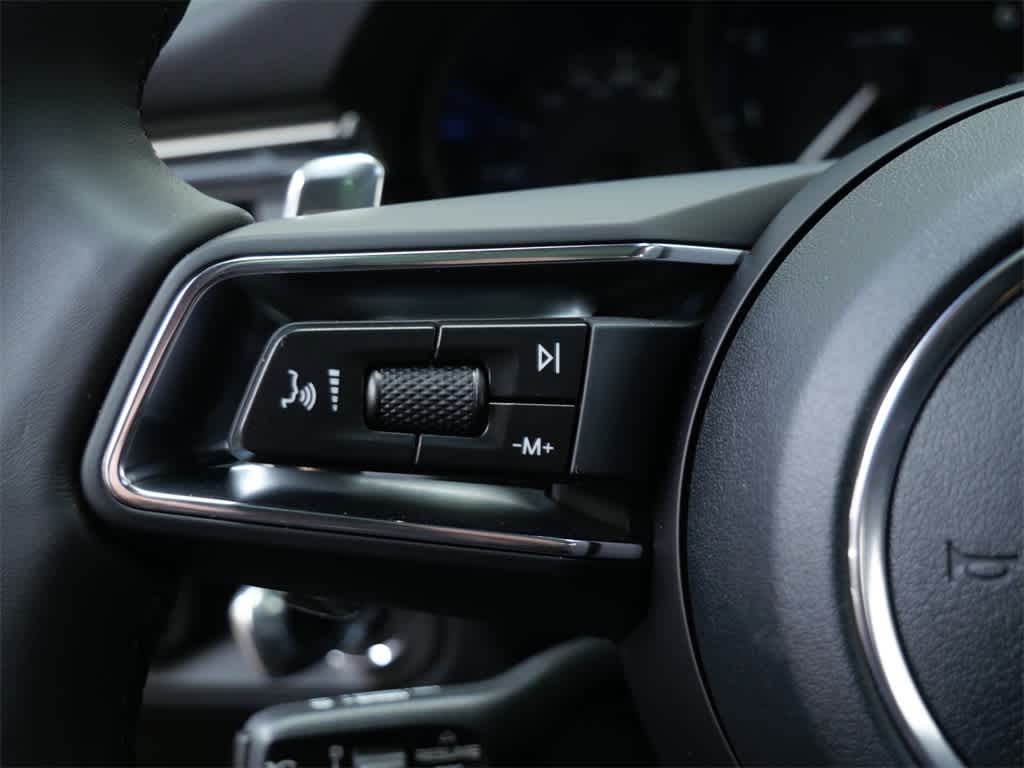 Thumbnail: 2026 Porsche Macan - 21