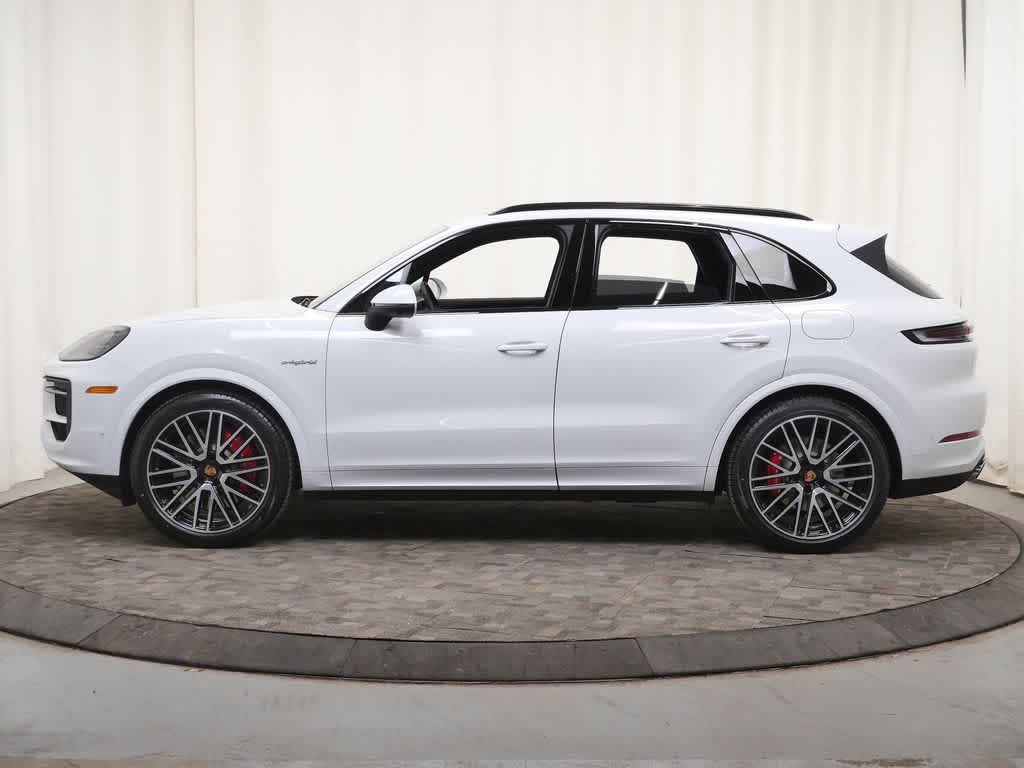 Thumbnail: 2026 Porsche Cayenne - 2