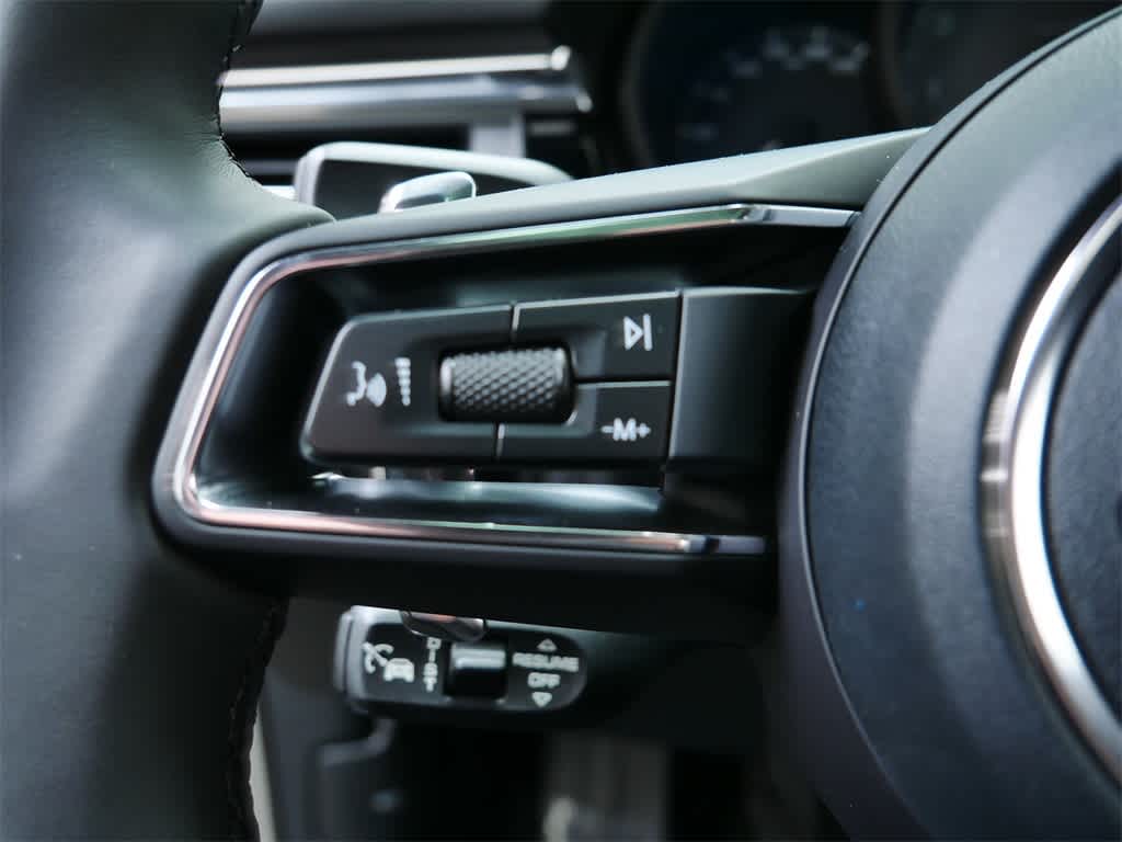 Thumbnail: 2026 Porsche Macan - 19