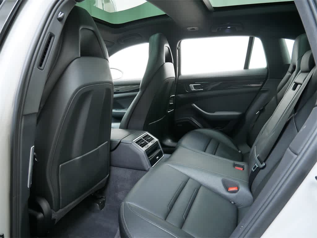 Thumbnail: 2020 Porsche Panamera - 13