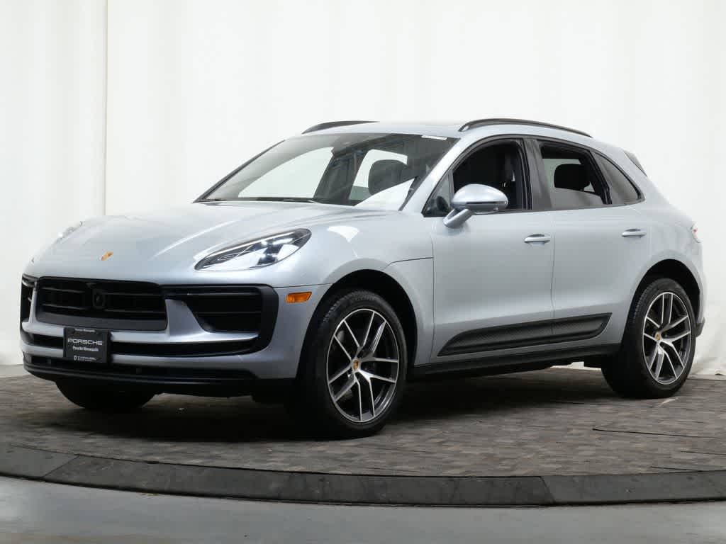 Thumbnail: 2022 Porsche Macan - 1