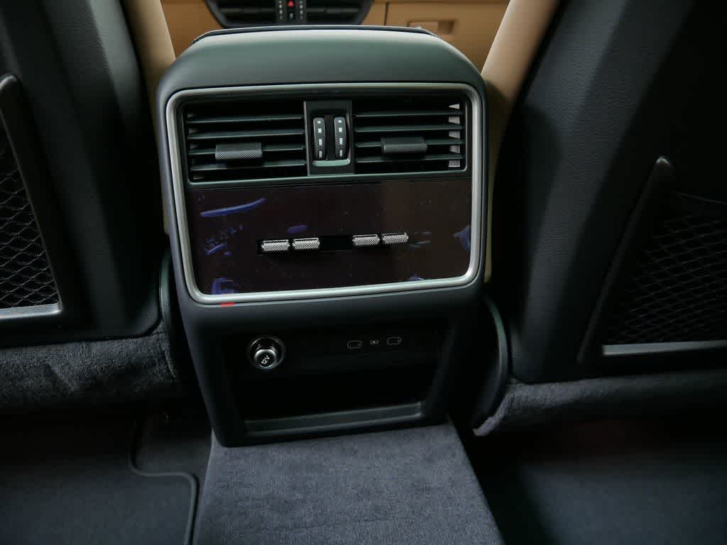 Thumbnail: 2026 Porsche Cayenne - 16