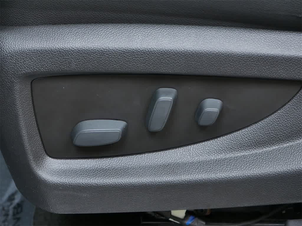 Thumbnail: 2018 GMC Yukon XL - 12