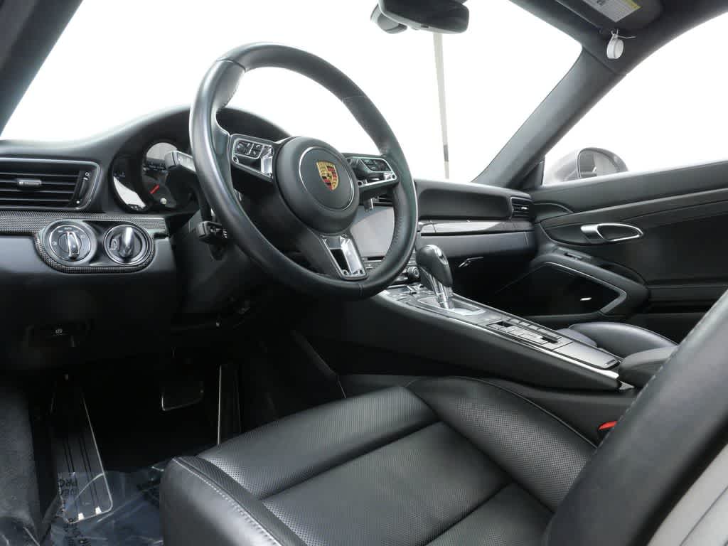 Thumbnail: 2019 Porsche 911 - 4