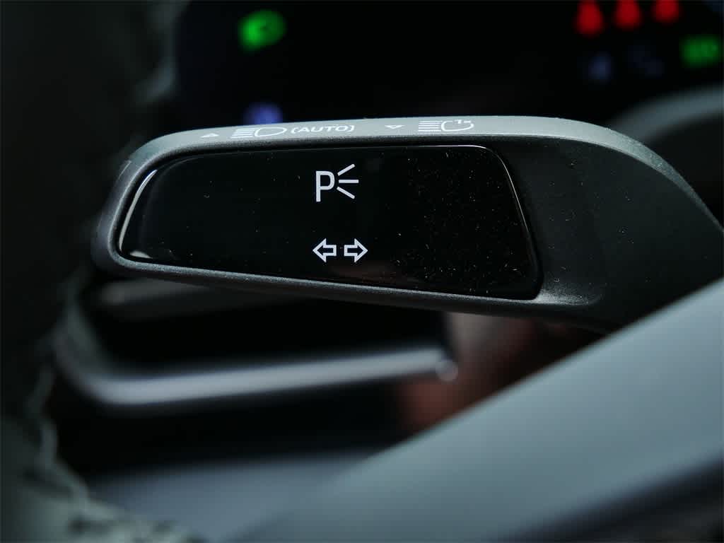 Thumbnail: 2025 Porsche Taycan - 23