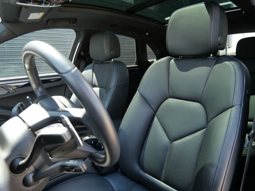 Thumbnail: 2023 Porsche Macan - 5