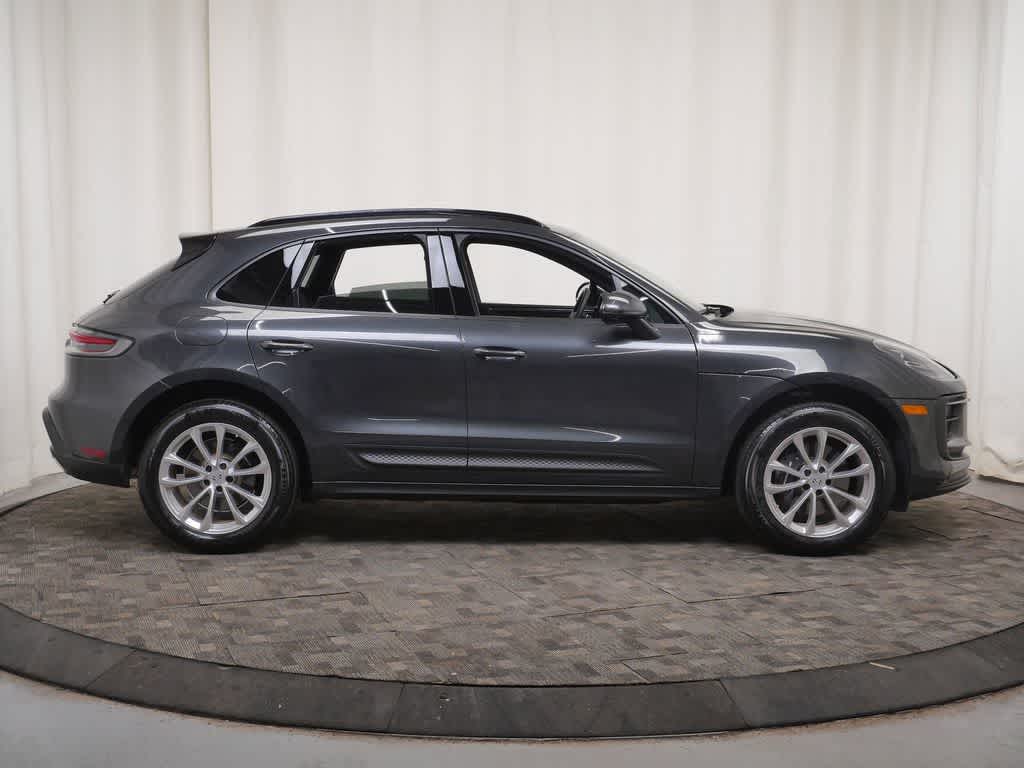 Thumbnail: 2025 Porsche Macan - 8