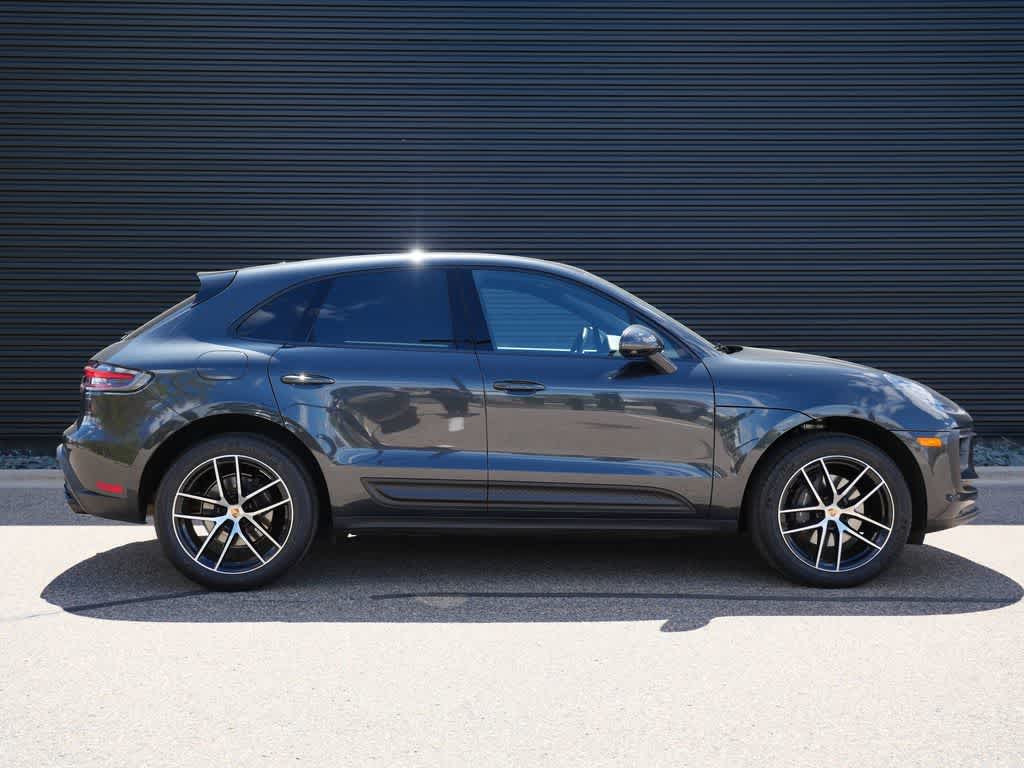 Thumbnail: 2023 Porsche Macan - 27