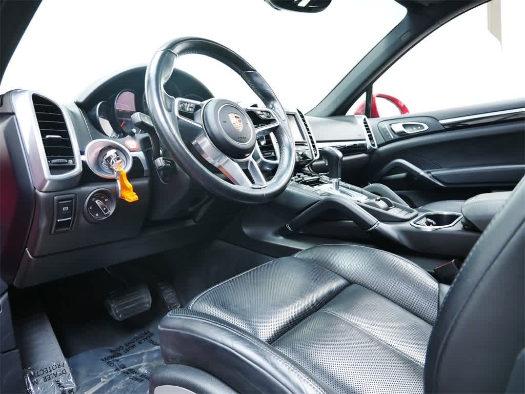 Thumbnail: 2016 Porsche Cayenne - 4