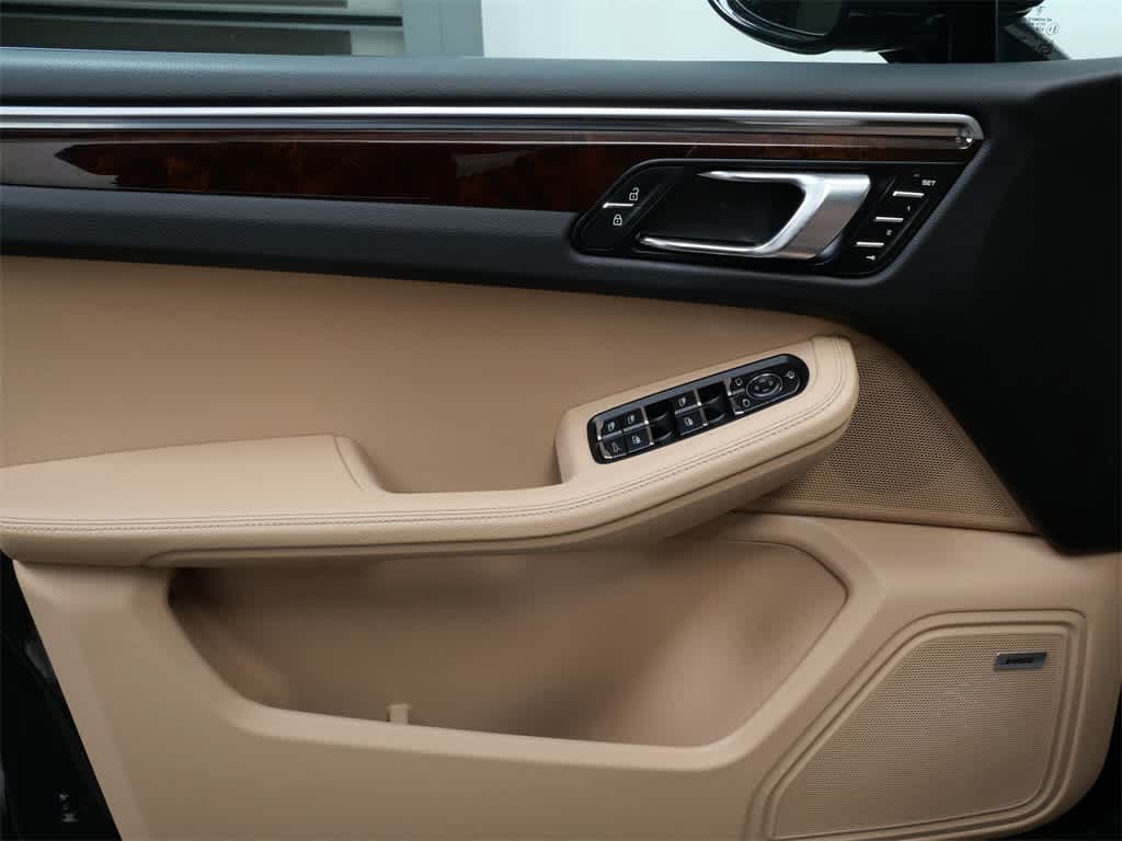 Thumbnail: 2024 Porsche Macan - 11