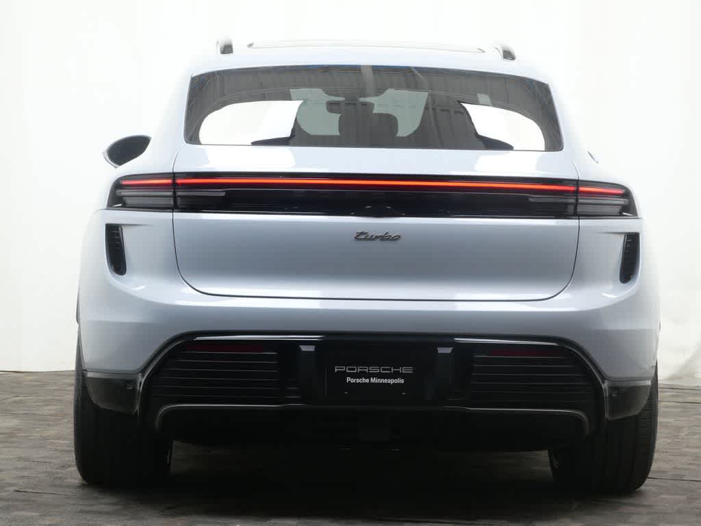 Thumbnail: 2026 Porsche Macan - 6