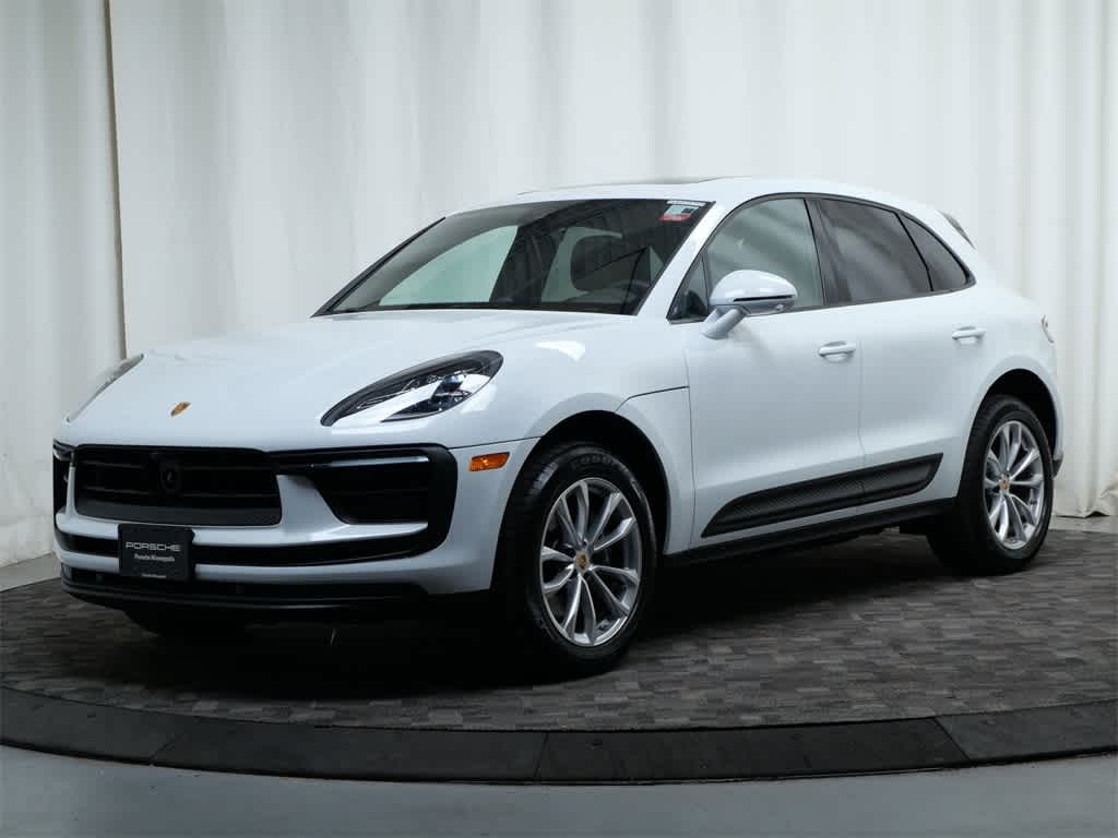 Thumbnail: 2025 Porsche Macan - 1