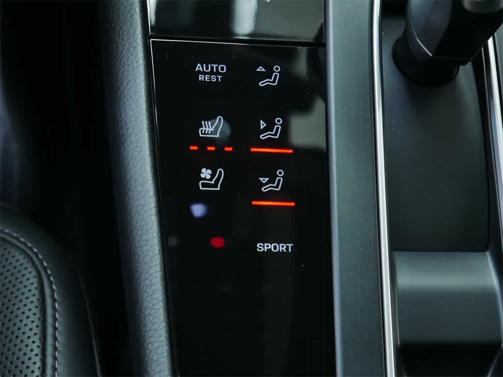 Thumbnail: 2026 Porsche Macan - 27