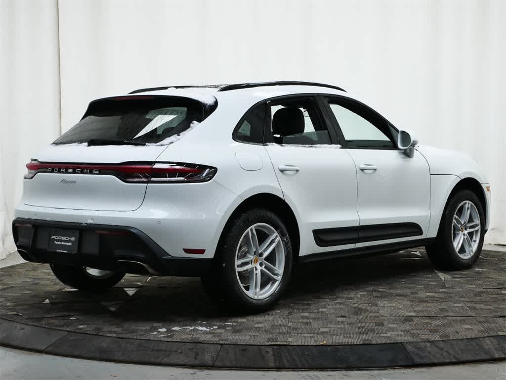 Thumbnail: 2026 Porsche Macan - 7