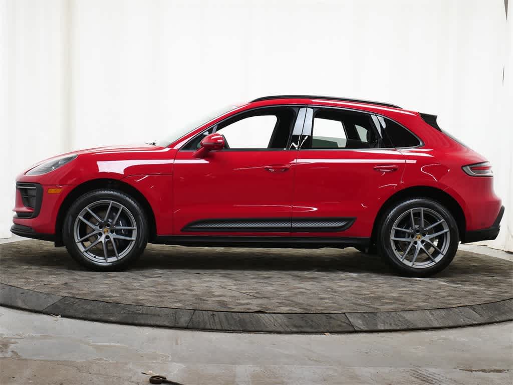 Thumbnail: 2026 Porsche Macan - 2