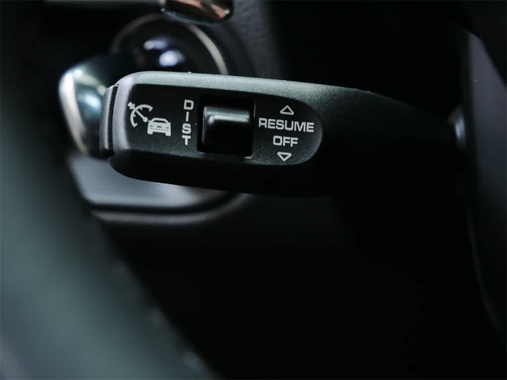 Thumbnail: 2026 Porsche Macan - 19