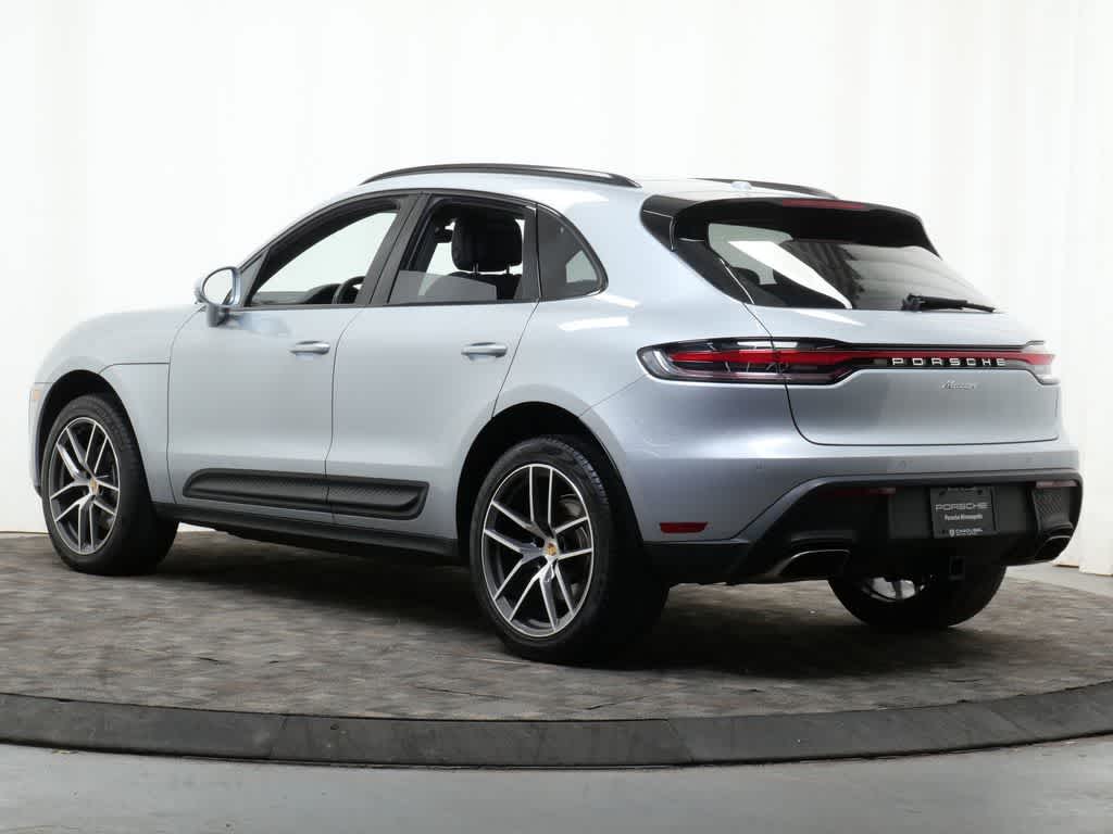 Thumbnail: 2022 Porsche Macan - 3