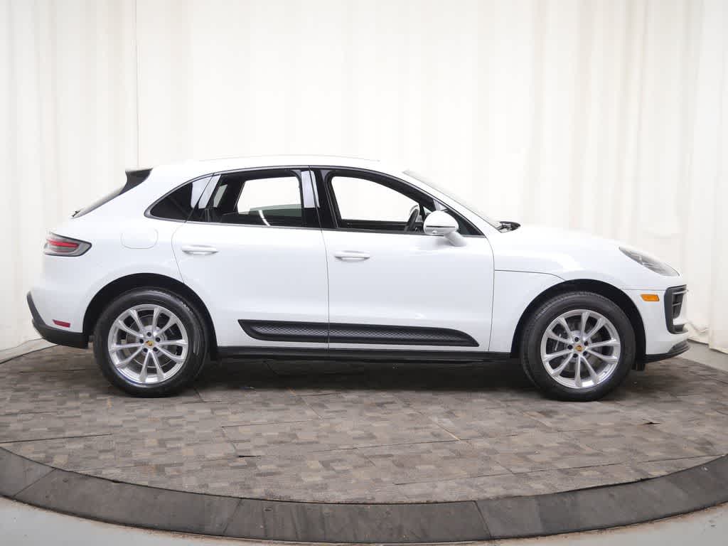 Thumbnail: 2026 Porsche Macan - 8