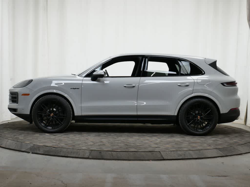 Thumbnail: 2025 Porsche Cayenne - 2