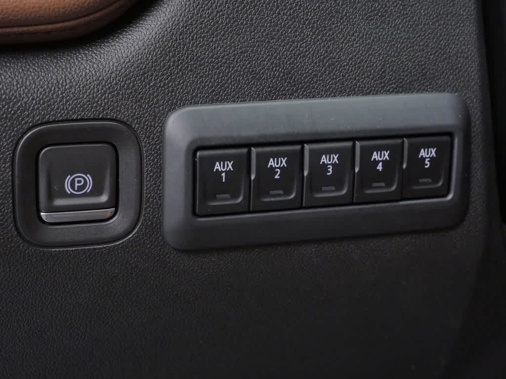 Thumbnail: 2020 Chevrolet Silverado 3500 - 19