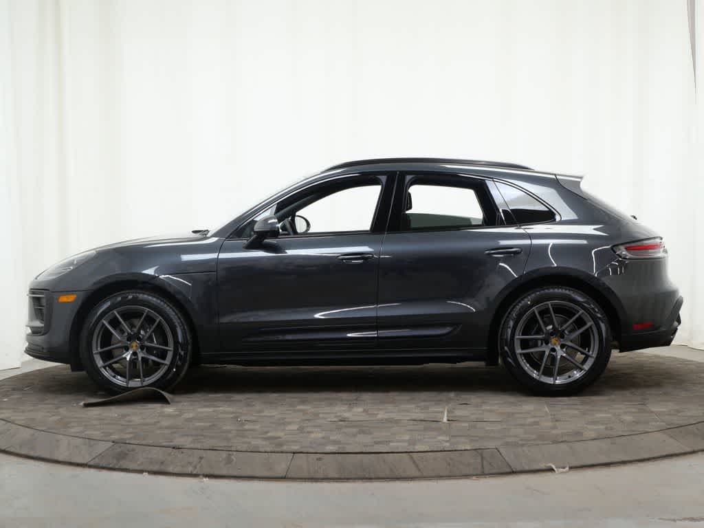 Thumbnail: 2026 Porsche Macan - 2