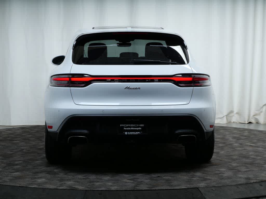 Thumbnail: 2025 Porsche Macan - 4