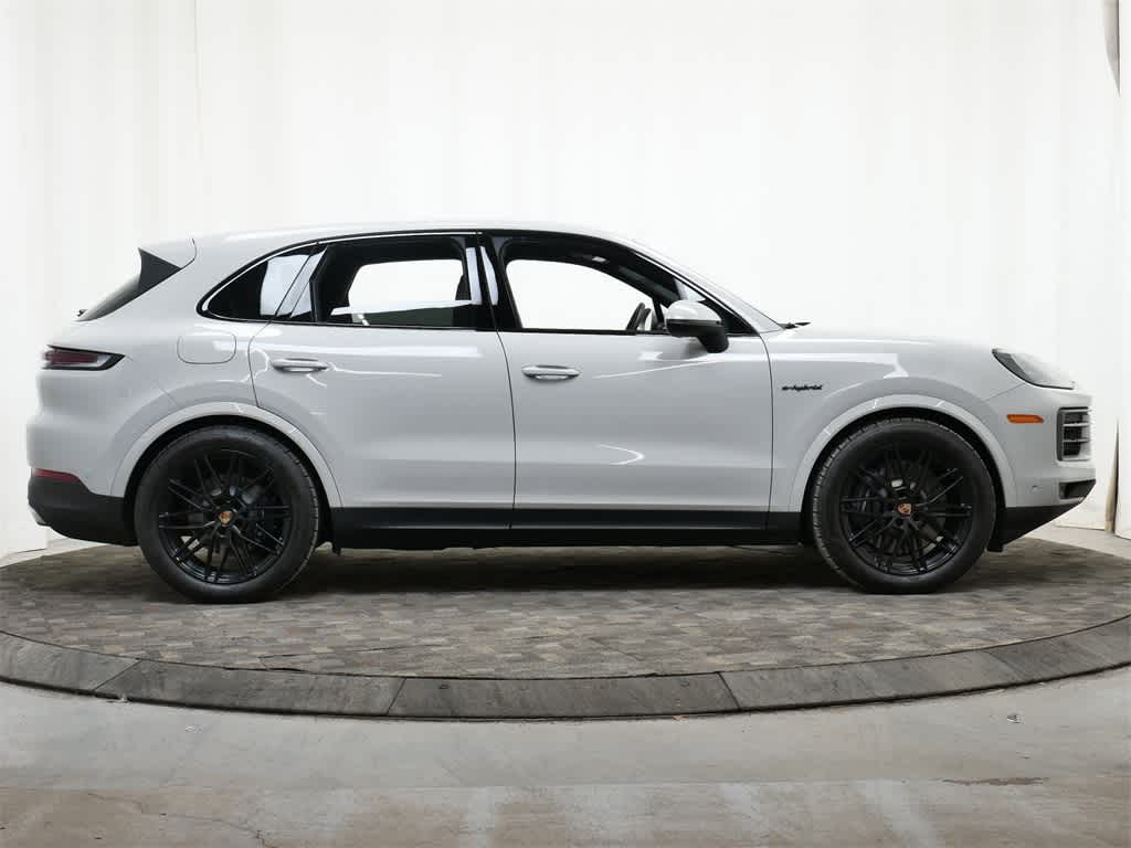Thumbnail: 2025 Porsche Cayenne - 8