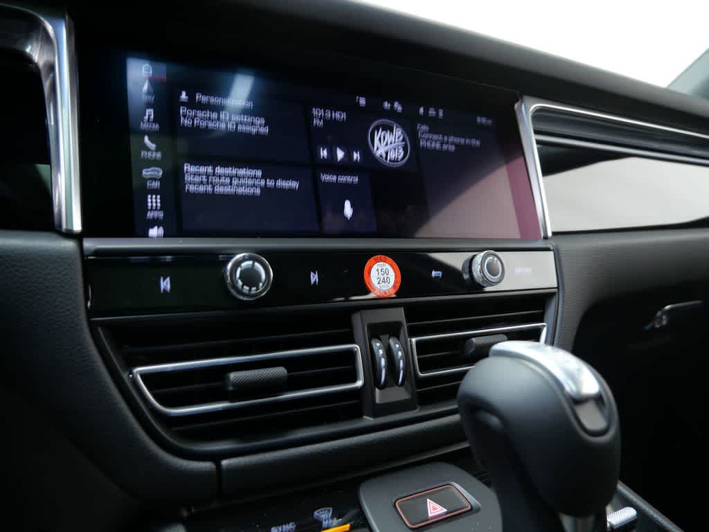 Thumbnail: 2025 Porsche Macan - 26