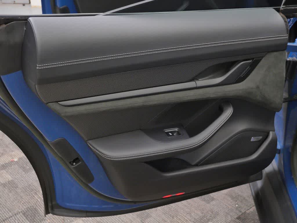 Thumbnail: 2023 Porsche Taycan - 13