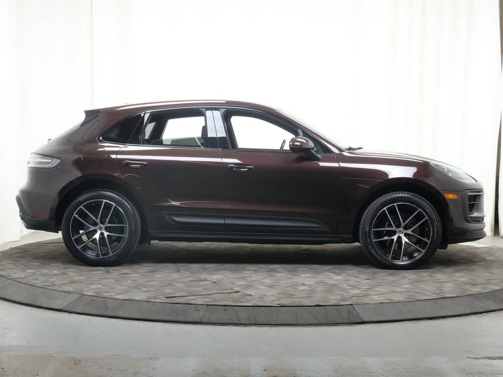 Thumbnail: 2022 Porsche Macan - 8