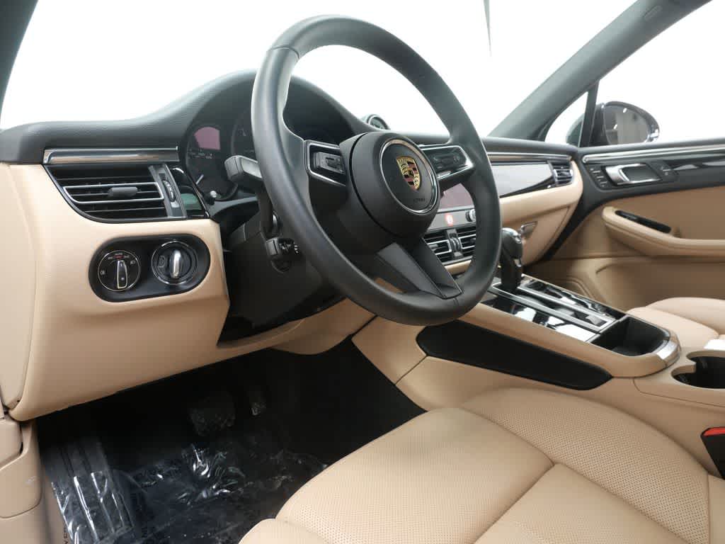 Thumbnail: 2025 Porsche Macan - 4