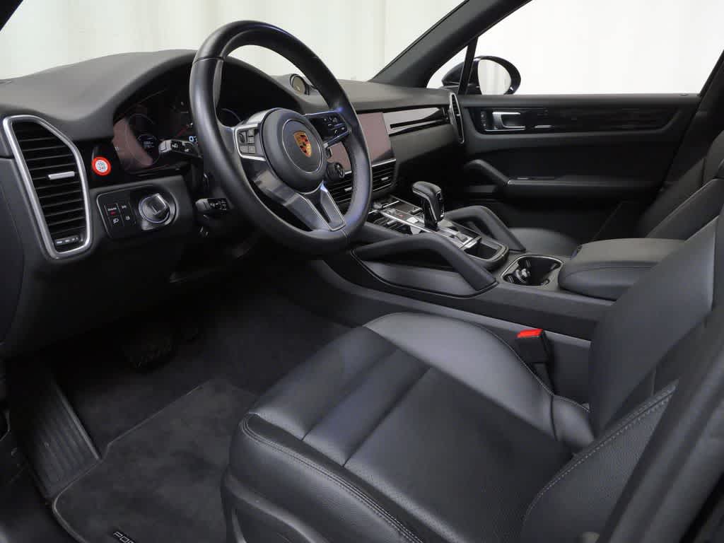 Thumbnail: 2023 Porsche Cayenne - 4