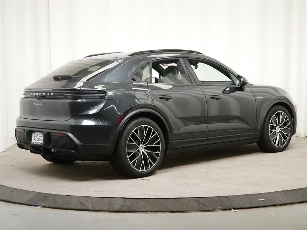 Thumbnail: 2024 Porsche Macan - 9