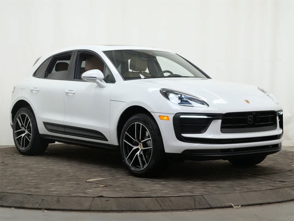 Thumbnail: 2026 Porsche Macan - 9