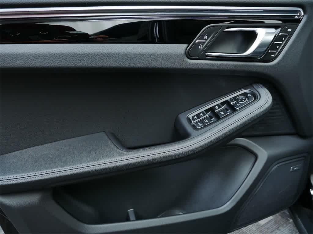 2024 Porsche Macan  11