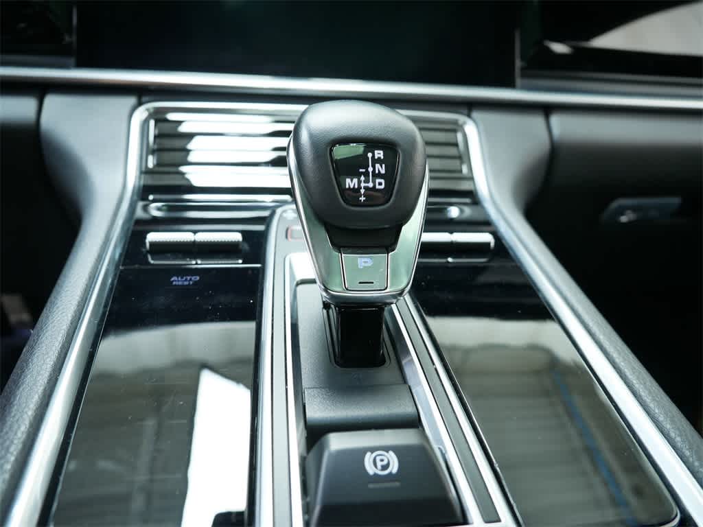 Thumbnail: 2020 Porsche Panamera - 22