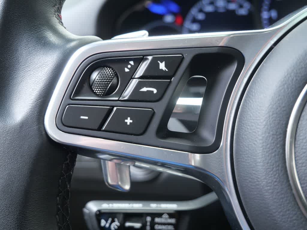 Thumbnail: 2023 Porsche Cayenne - 25