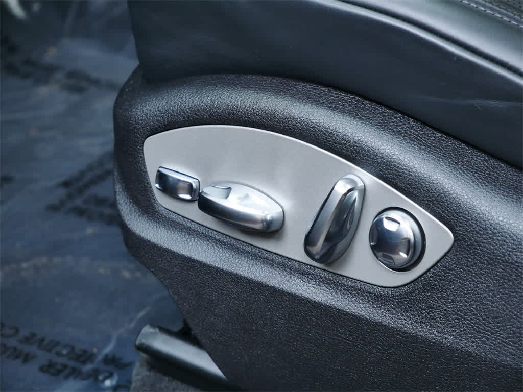 Thumbnail: 2025 Porsche Macan - 12