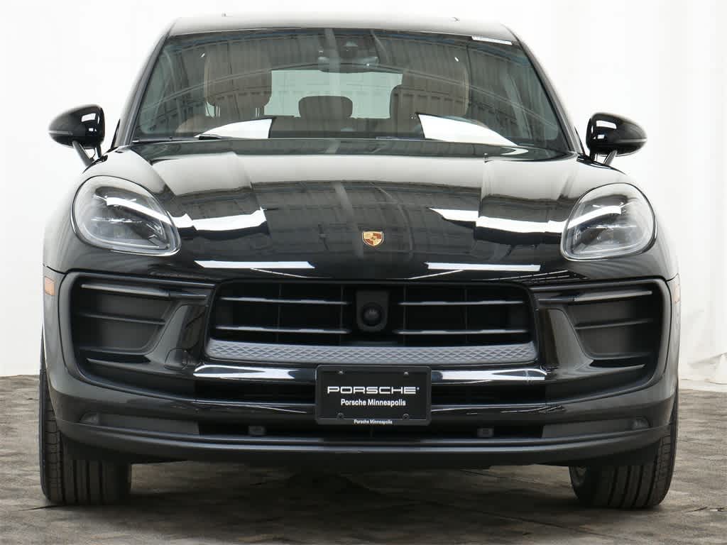 Thumbnail: 2023 Porsche Macan - 10