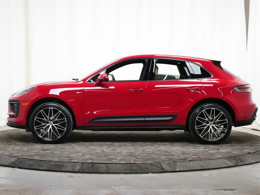 Thumbnail: 2026 Porsche Macan - 2