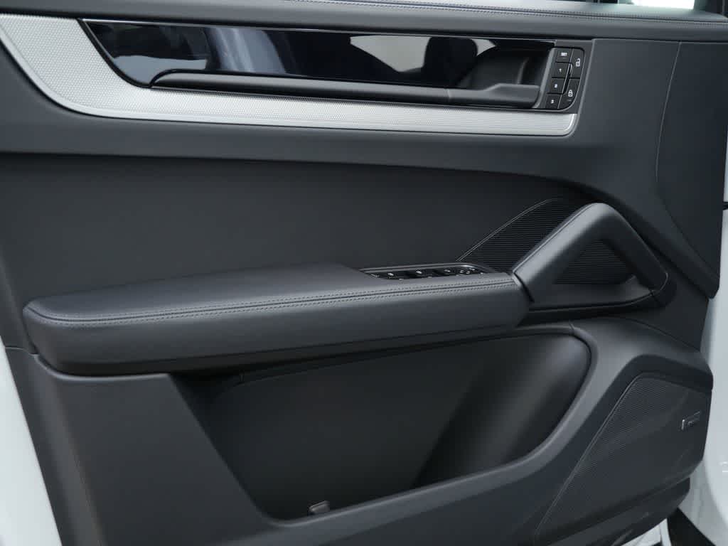 Thumbnail: 2026 Porsche Cayenne - 11