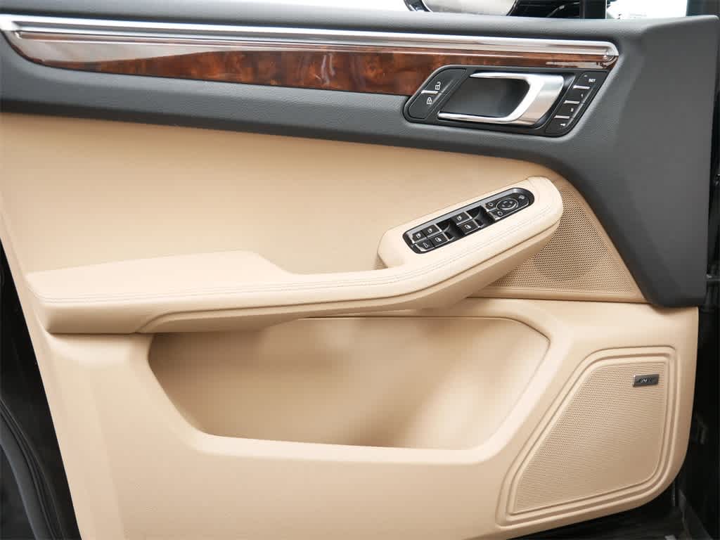 Thumbnail: 2023 Porsche Macan - 11