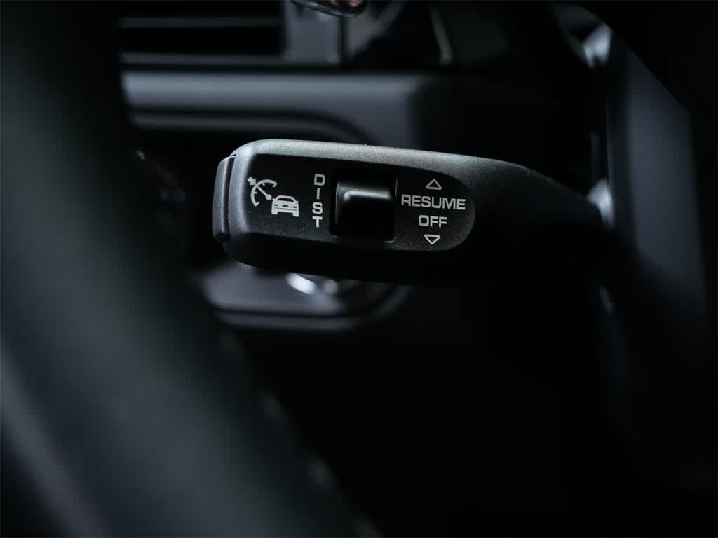 Thumbnail: 2025 Porsche Macan - 18