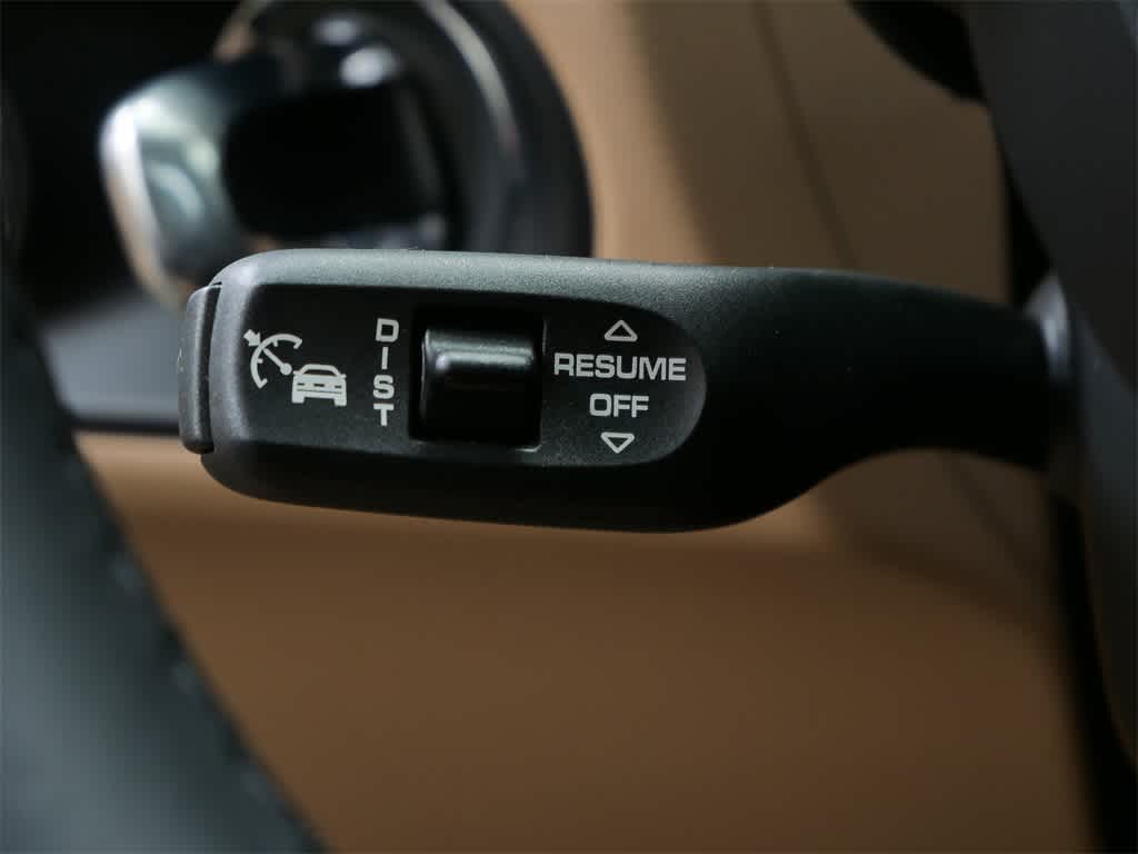 Thumbnail: 2025 Porsche Macan - 19