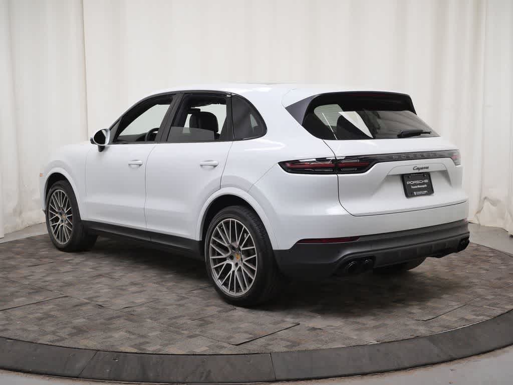 Thumbnail: 2022 Porsche Cayenne - 3