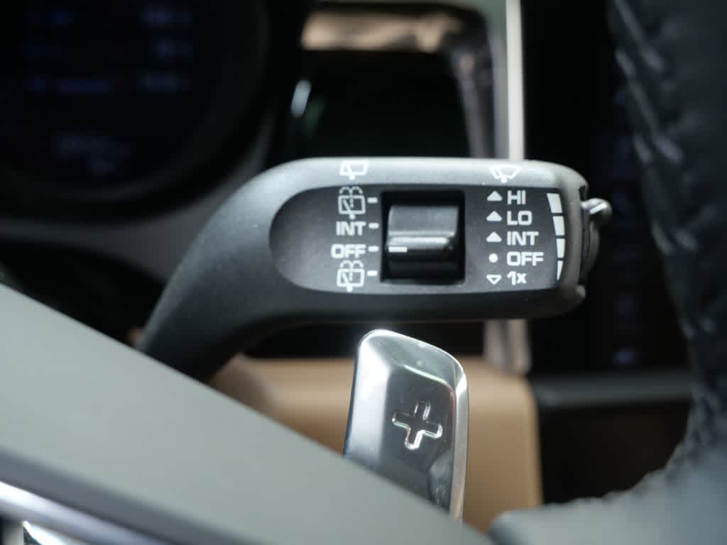 Thumbnail: 2026 Porsche Macan - 26